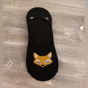 Black fox print no-show socks, brand unknown, size 5-7